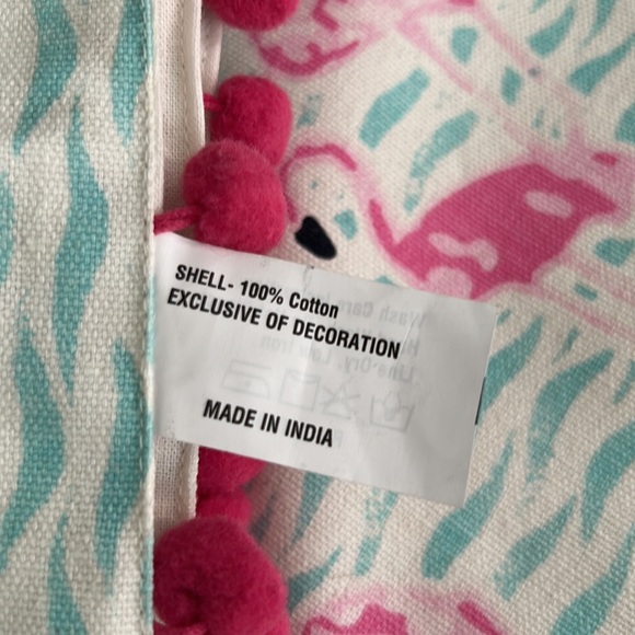 Flamingo Table Runner - Picture 2 of 3